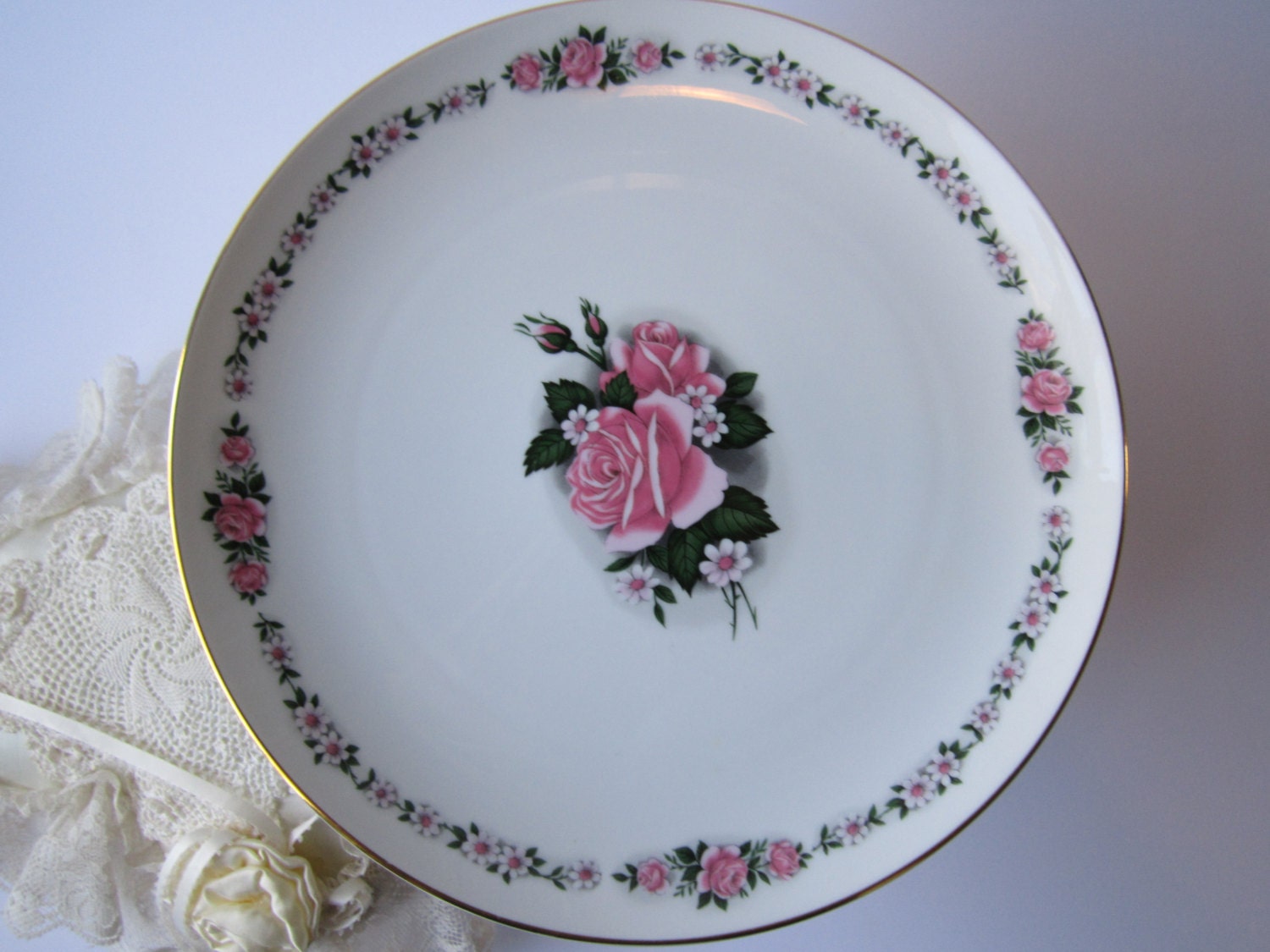 Pretty Pink and Green Floral Vintage San Francisco Music Box Cake Stand