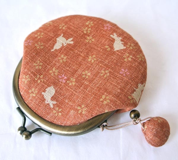 Round Coin Purse with a little shell charm- Rabbit in pink