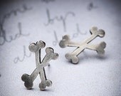 CROSSBONES- silver studs