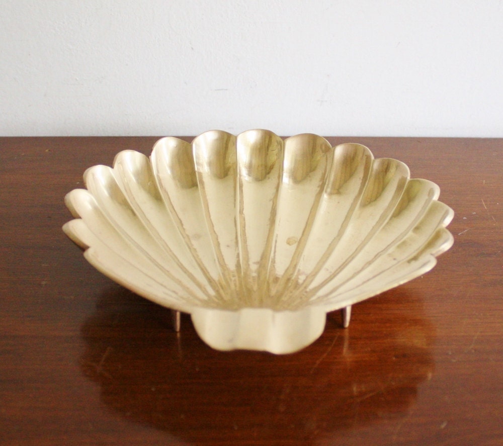 Vintage brass clam shell bowl