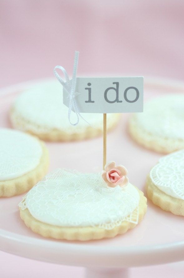 Cupcake Treat Toppers - I Do Tag and Bow style