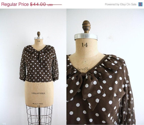 50% off Shop Closing Sale Polka Dot Blouse . Vintage Ruffle & Bows Top . Large . 60s