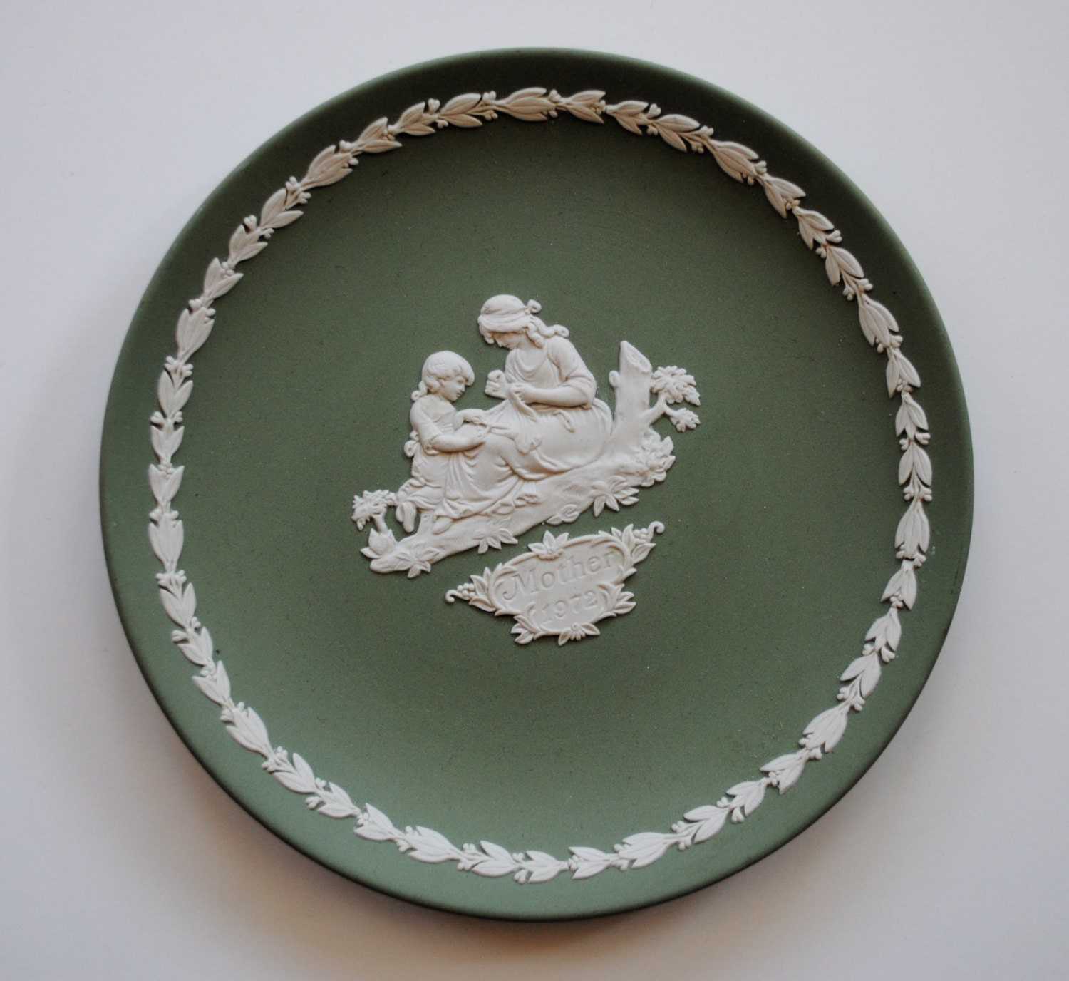vintage wedgwood green jasperware mother by daisychainvintage