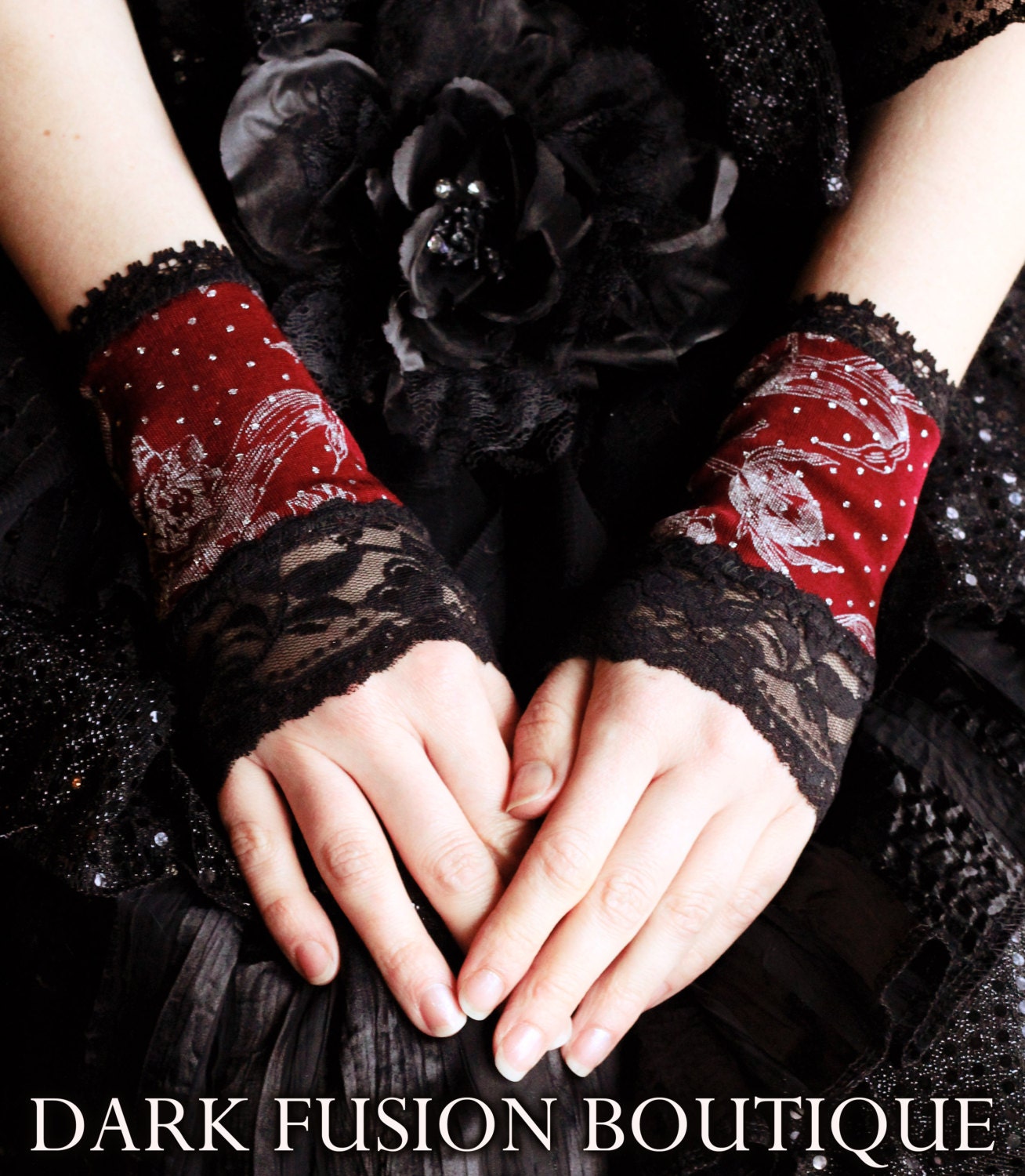 Armwarmers,  Black and Dark Red, Gauntlet, Gothic, Goth, Fetish, Vampire, Black, Vaudeville, Cabaret, Arm Warmers
