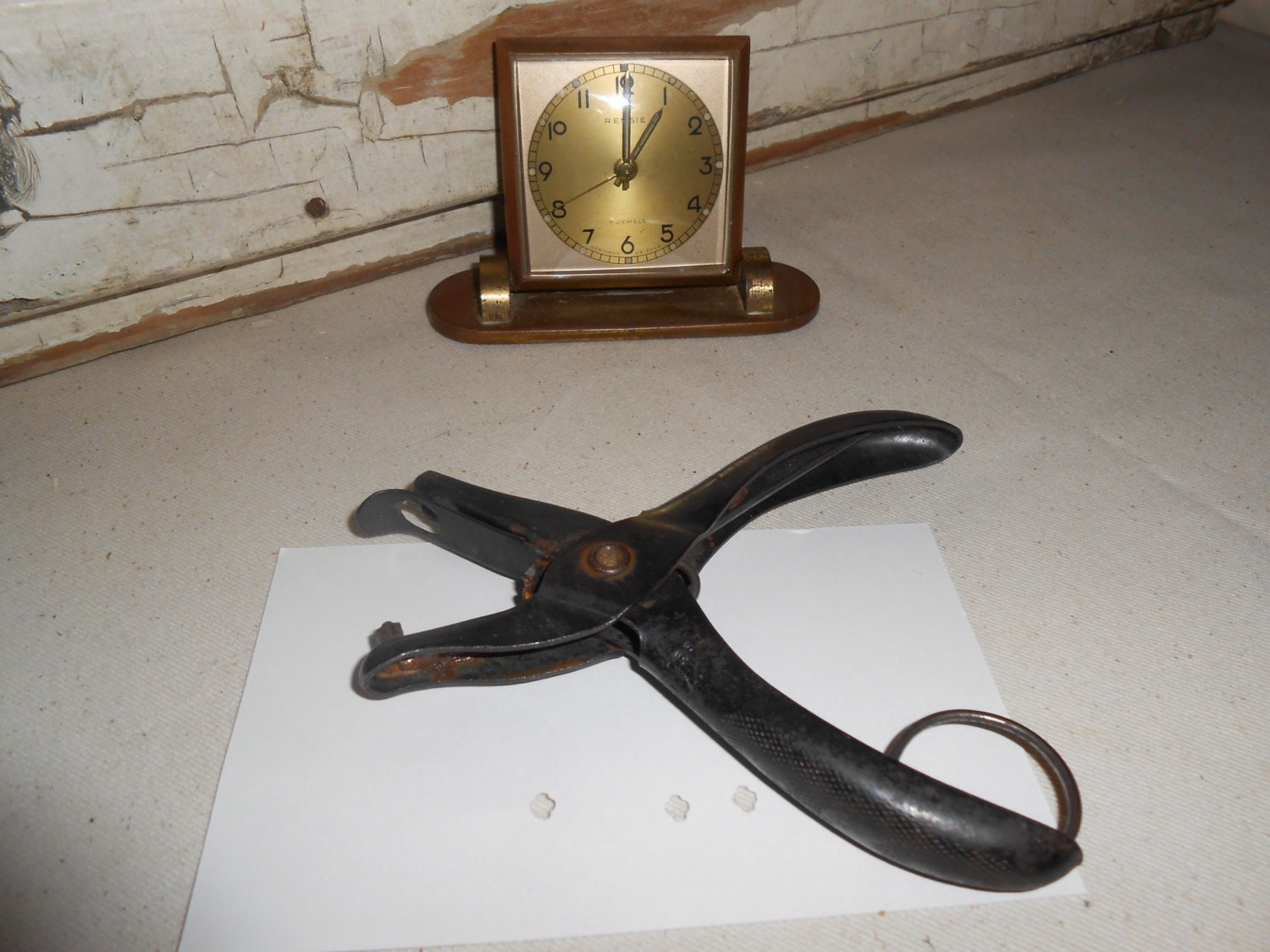 Vintage Hand Paper Hole Punch