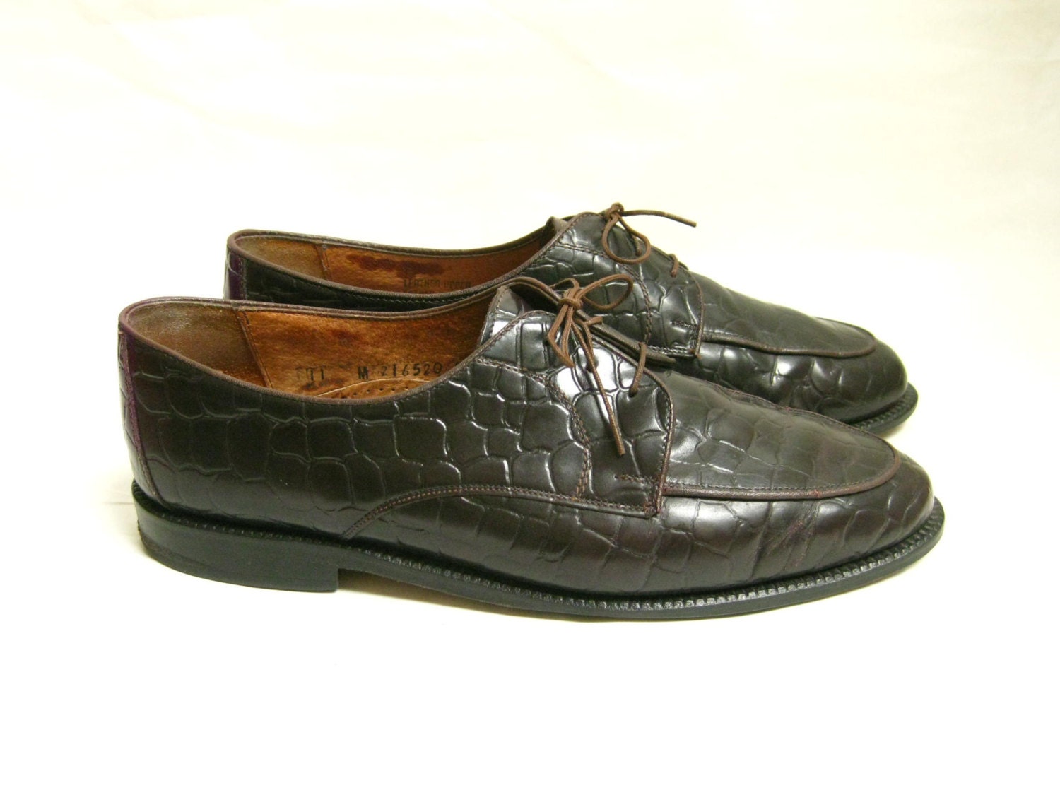 Vintage Croc Embossed. Brown Leather. Lace Up. Loafers.  Oxfords. Mens. Size 11