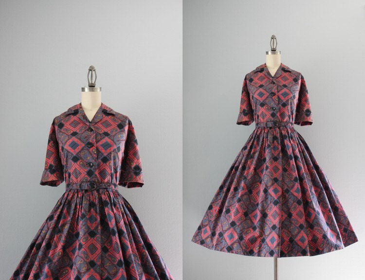 1950s Dress / Vintage 50s Full Skirt Day Dress / Fifties Printed Cotton Shirtwaist Dress