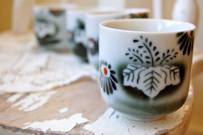 Vintage Hand-painted Japanese Tea Cups: Set of Four