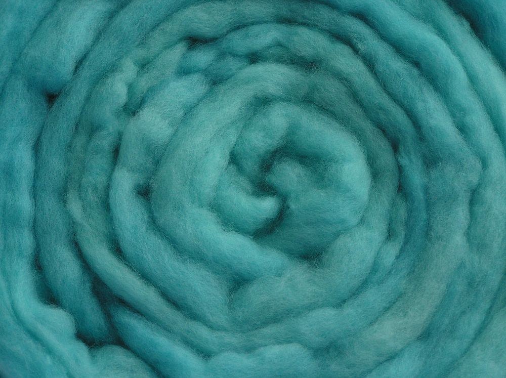 200g Acid Dyed Falkland Wool Top - Turquoise