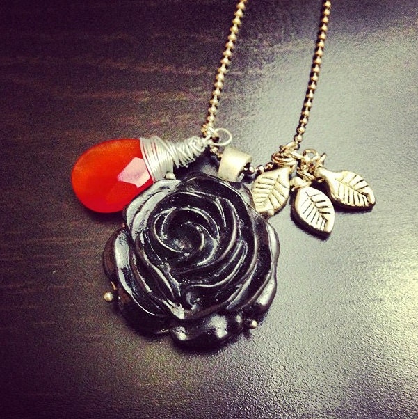 Black Blossom (Necklace)