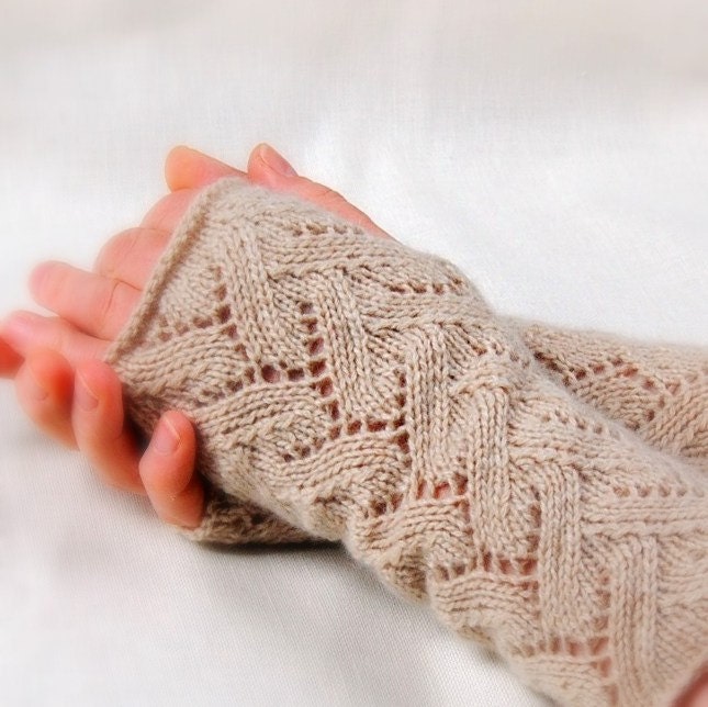Pure Cashmere Lace Gloves Hand Knit Beige Natural