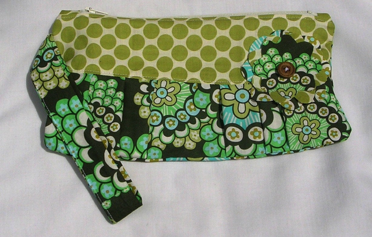 Wristlet  Clutch Dandelion Field Forest - Zipper Purse