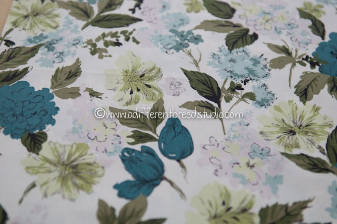 Romantic Shabby Cottage Floral  - Vintage Fabric 36 inches wide 50s New Old Stock Garden