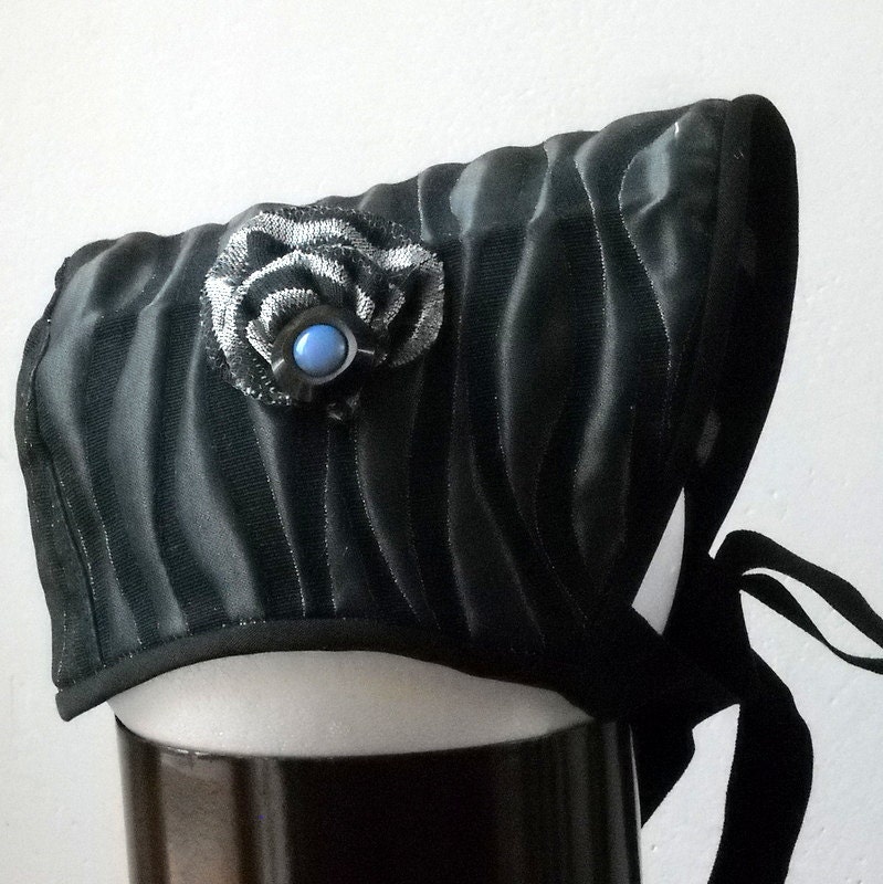 Silver and Black Sun Bonnet