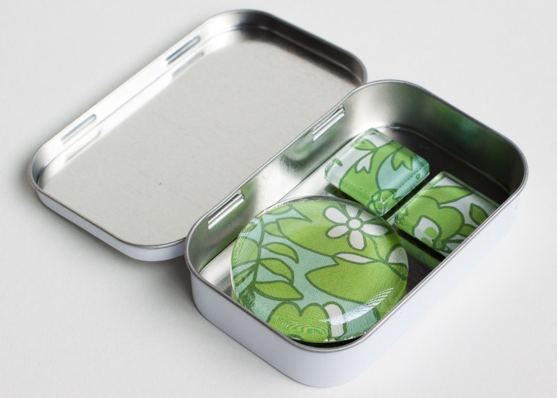 Amy Butler Glass Magnet Set with Tin- Green and White Flowers 2