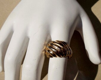 Summer Sale Vintage 18K gold HGE Swirl Shell Design