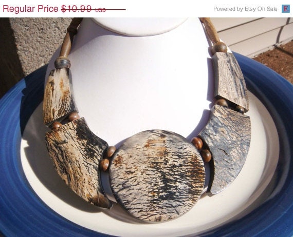 Summer Sale Vintage Wooden Choker Necklace Art Deco