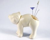 Cat pin cushion