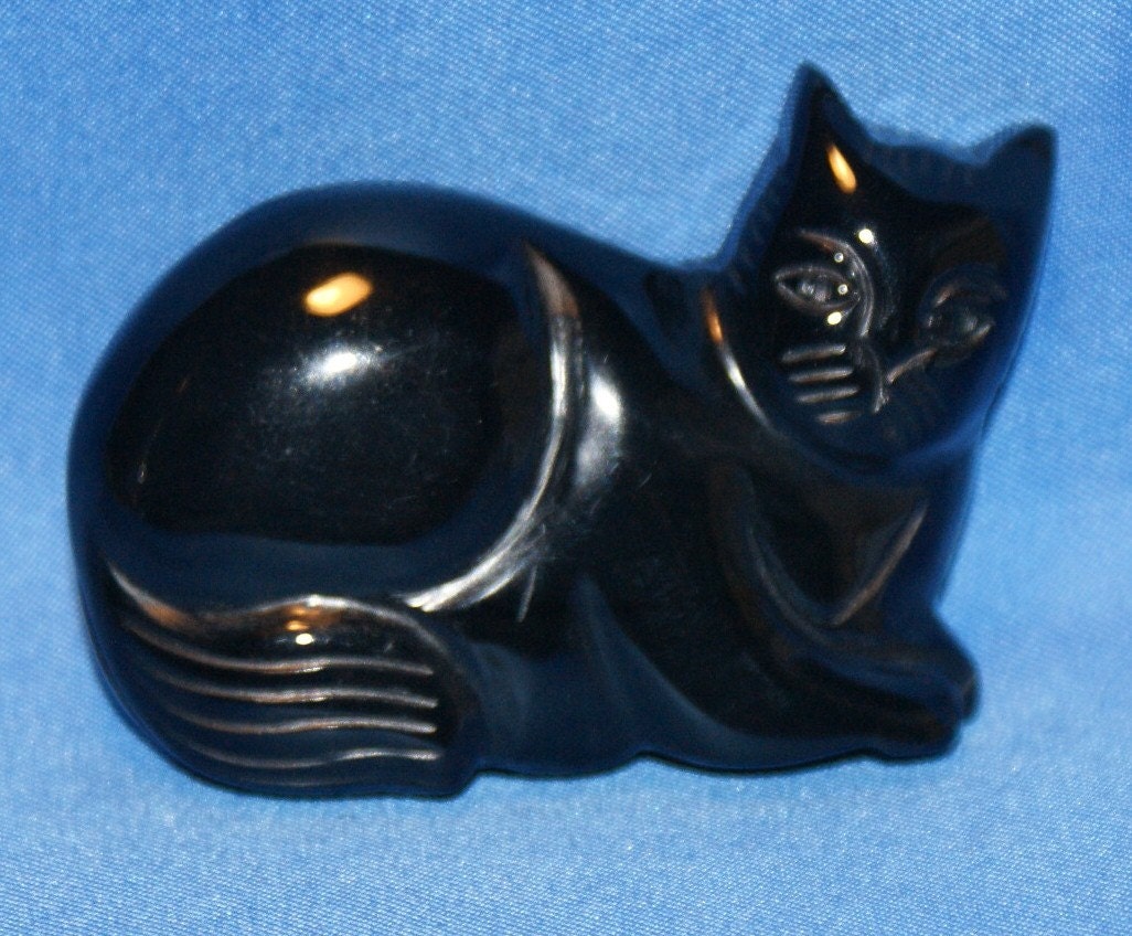 Vintage Black Ebony Carved Cat Brooch