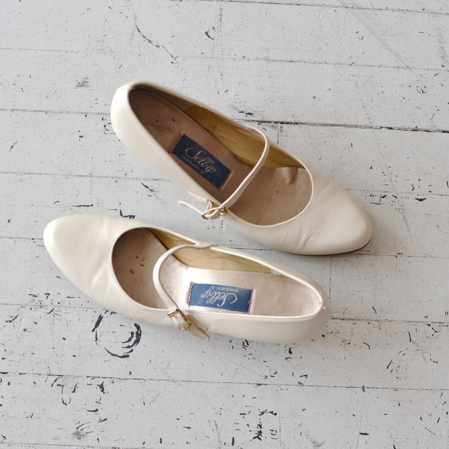 mary janes / cream leather shoes /  Cabischette mary janes