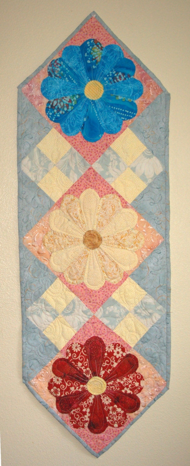 Dresden Tablerunner