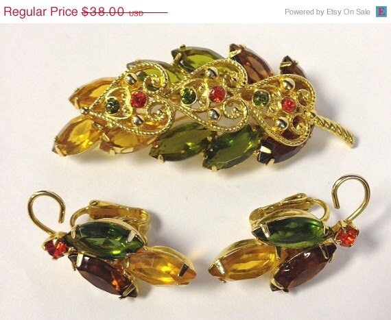 ON SALE SALE Gorgeous Vintage 50s/60s Juliana leaf rhinestone set D&E demi parue
