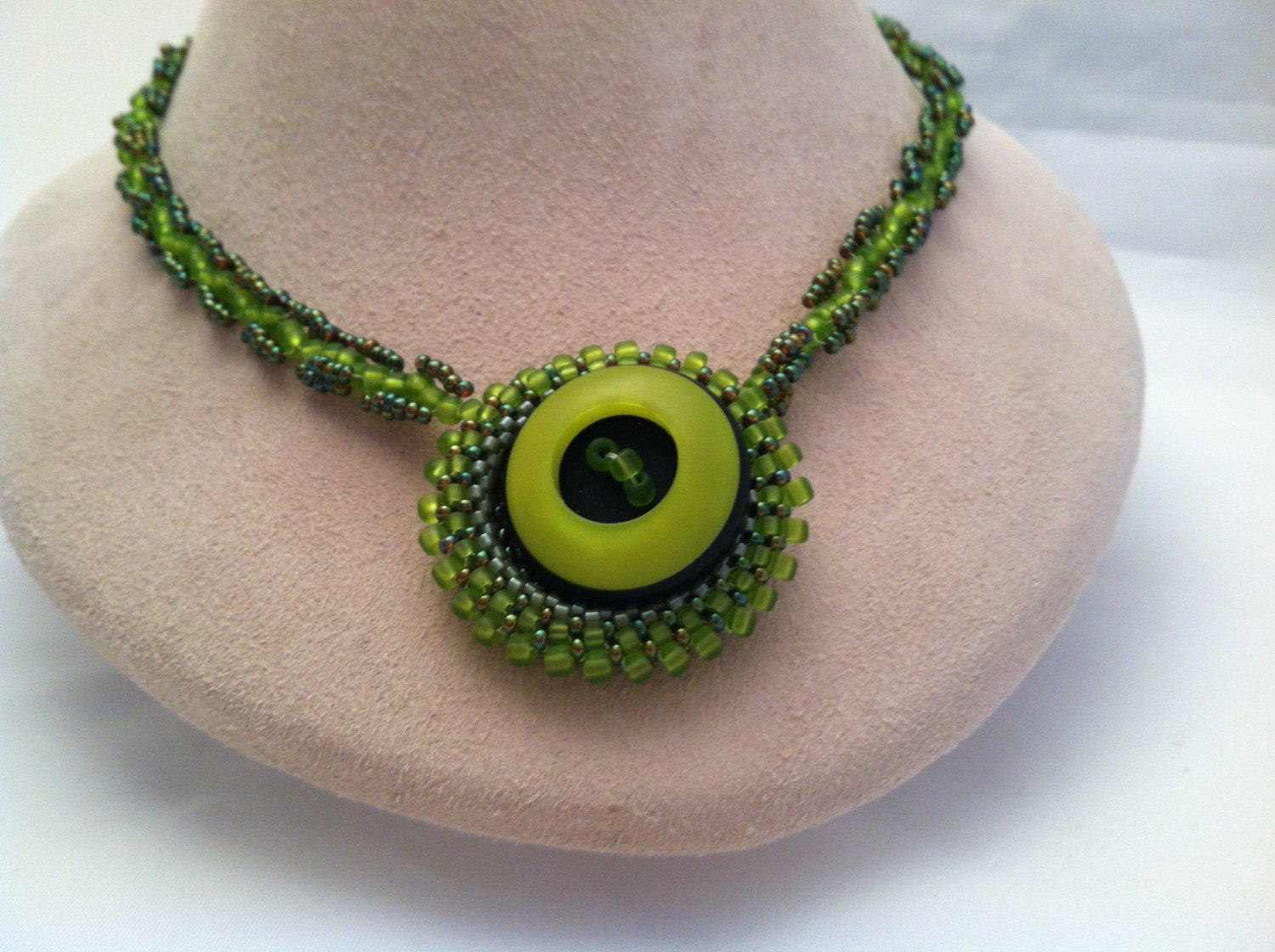Art Deco Emerald Green Button Pendant Necklace