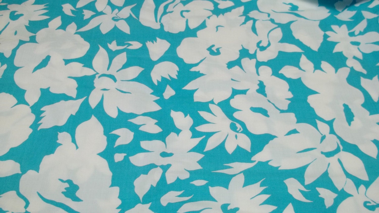 Vintage white and aqua poly-cotton fabric Q3000 hawaiian style sewing crafting costume projects