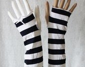 Mittens blue marine and xhite stripes