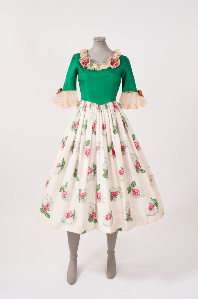 Vintage 1940's Rosebud Dress Folk Art Costume Fairy Tale Gown