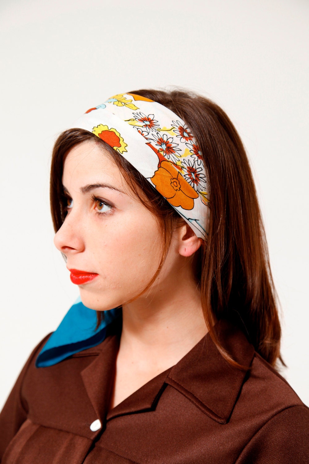 VINTAGE - 70s Floral Explosion Scarf