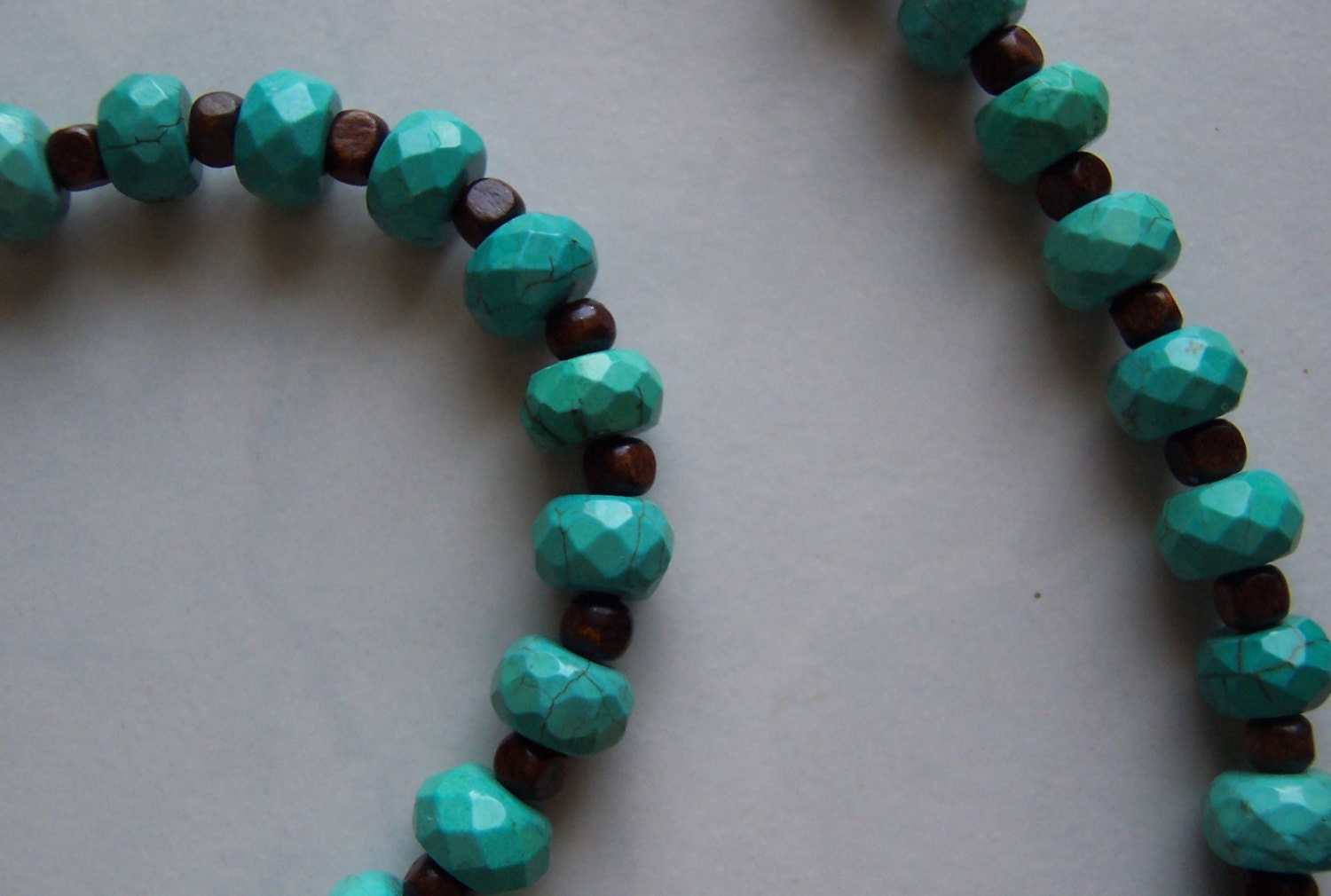 Turquoise Magnesite & Wood Cubes. Necklace
