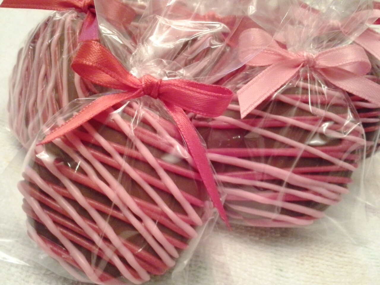 Chocolate Covered Oreos Cookies Red and Pink Party Favors Baby Shower Wedding favors Bridal Shower Favors