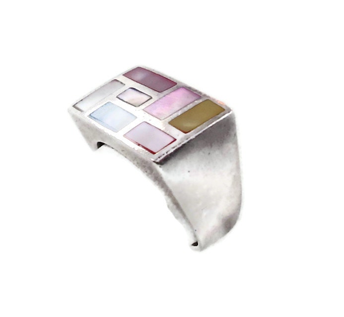 RESERVED - Mother of Pearl sterling silver ring - Chunky Modern Pastel pink, blue  - Size 8 - InVintageHeaven