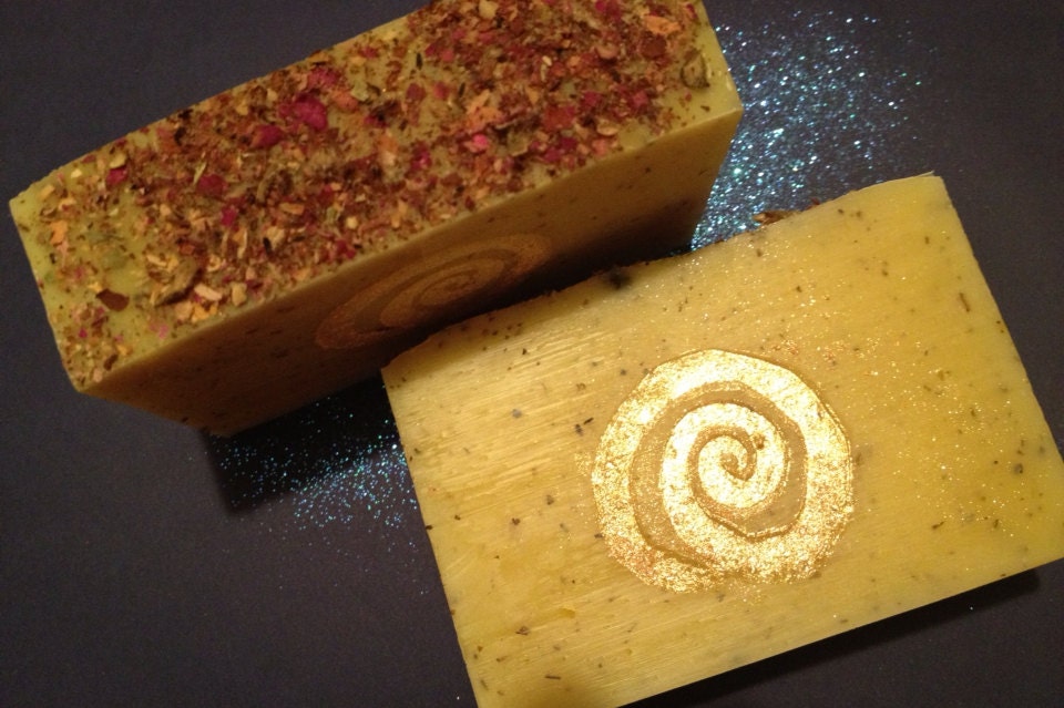 Rosa Damacena with Cardamom and Frankincense