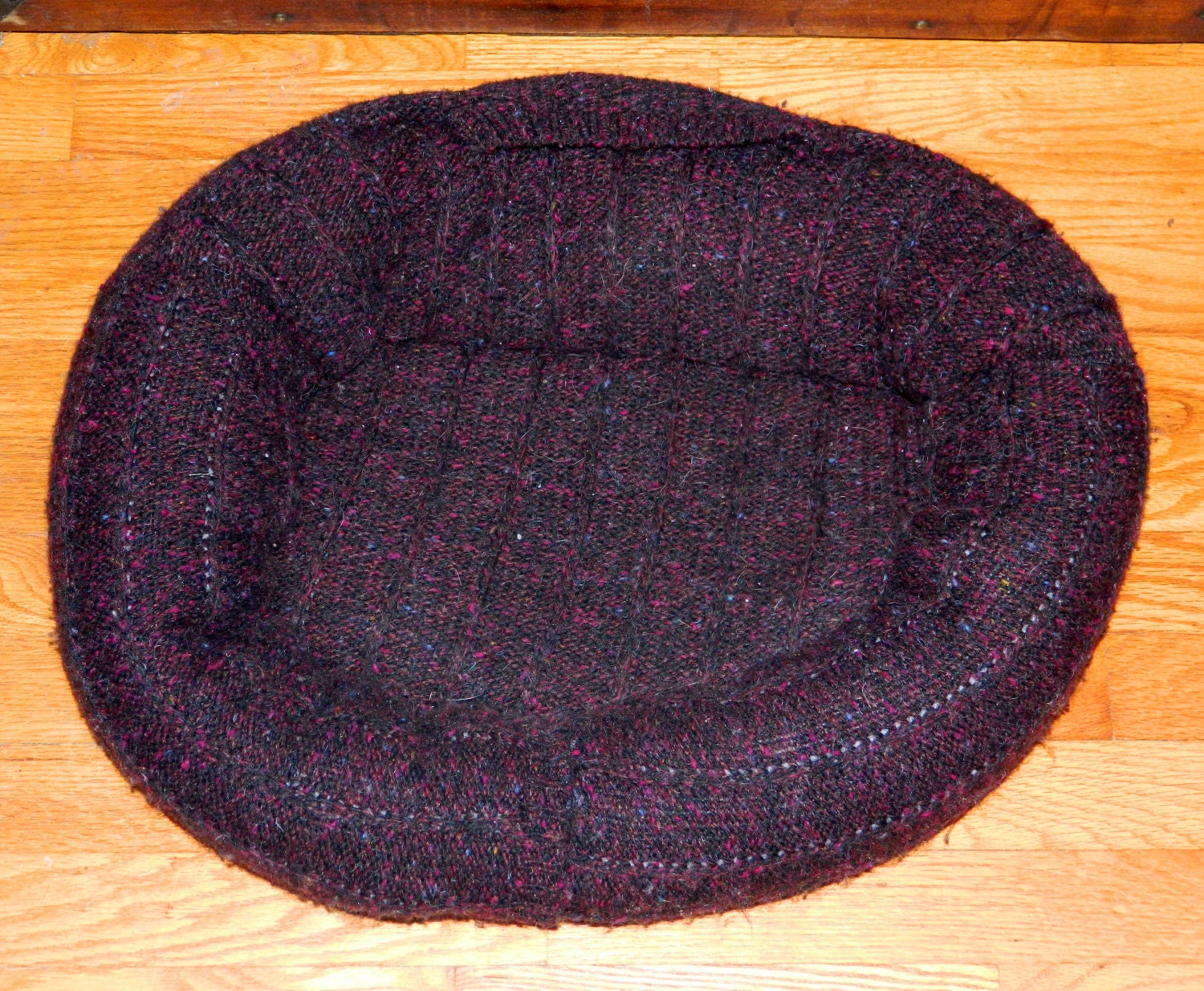 CAT Bed DOG Bed Pet BED Handmade Upcycled Sweater CrabbyCats, Crabby Cats 009 Mottled Fuchsia and Black