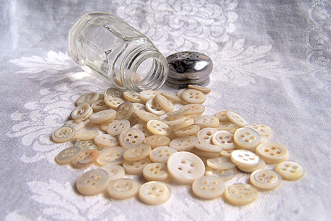 Vintage Shaker full of over 90 MOP Buttons