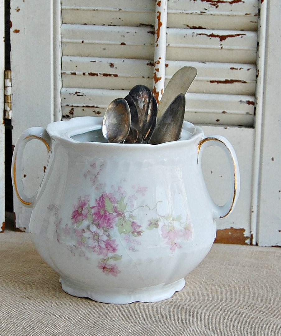 Vintage China Sugar Bowl / Pink floral China / Victoria China Austria