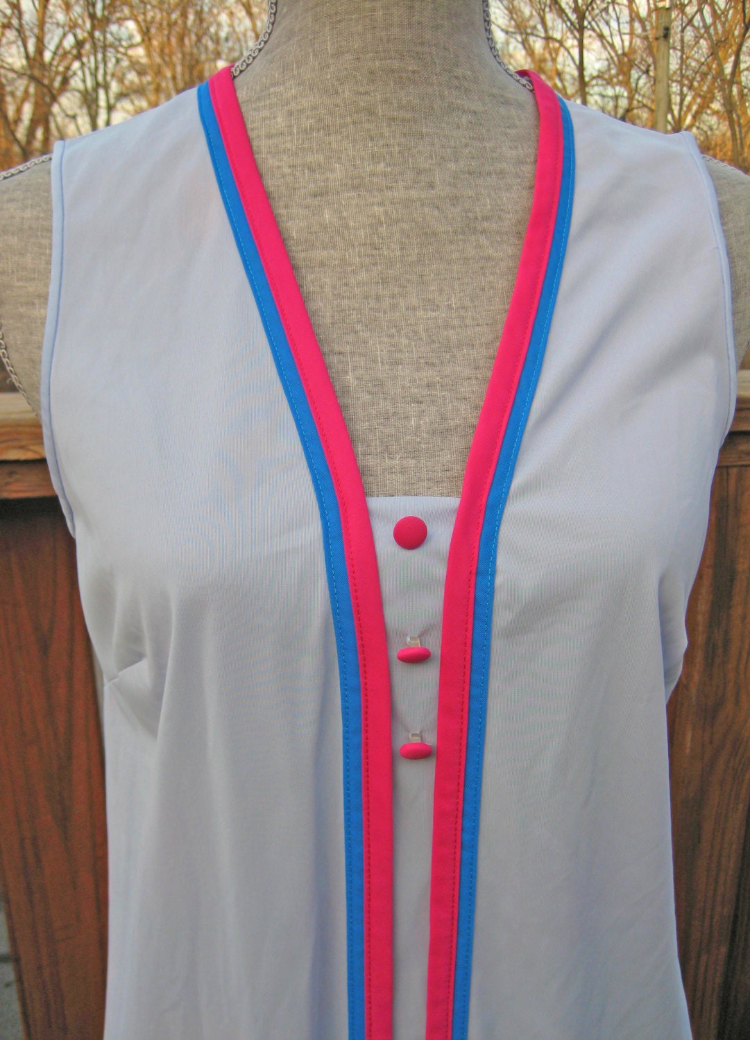 Vintage 70s Gossard Artemia pink and blue nightgown size 38