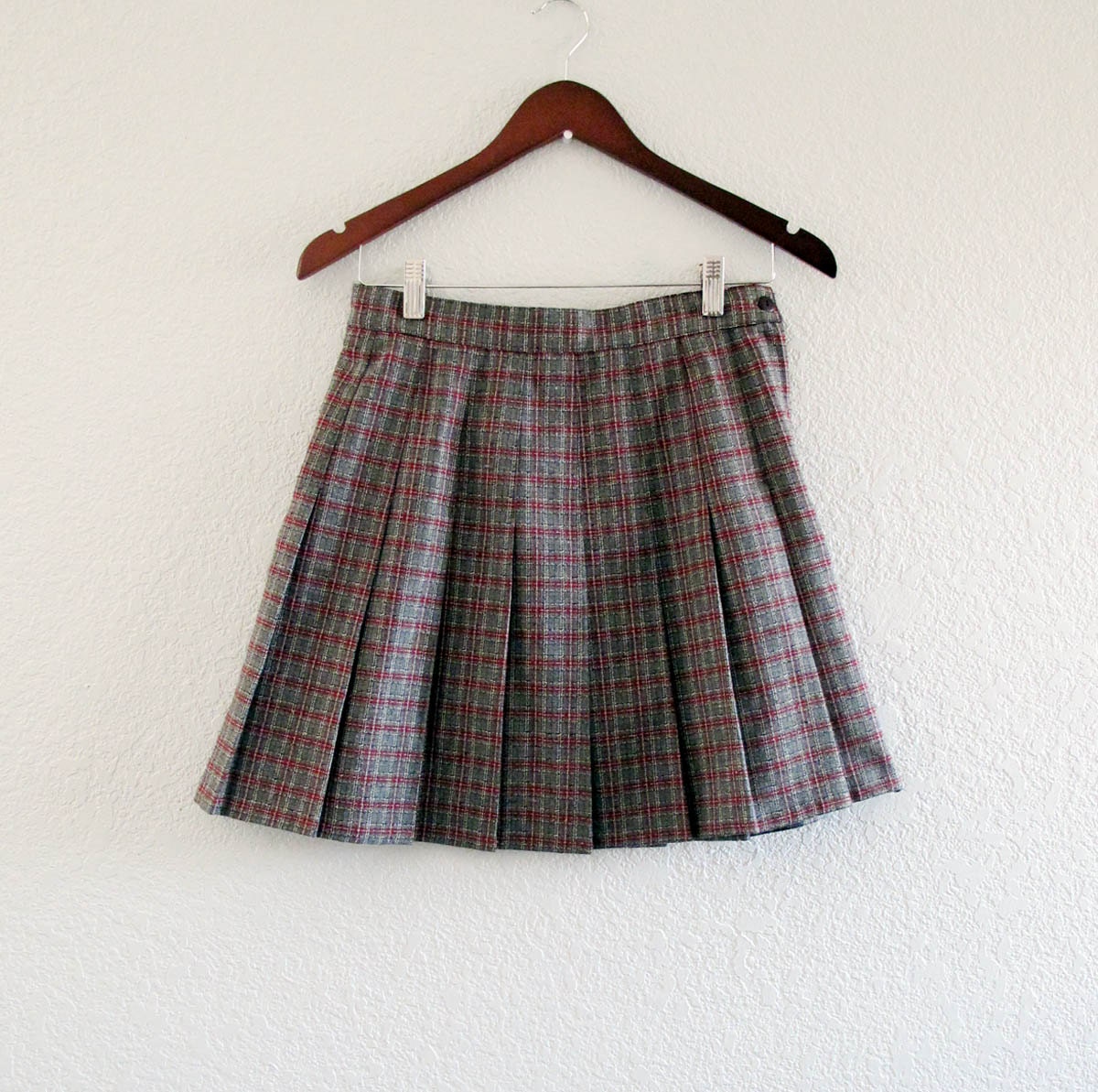 70s Pleated Plaid School Girl Mini Skirt Gray Red Size 7, Short Plaid Skirt 28 inch waist