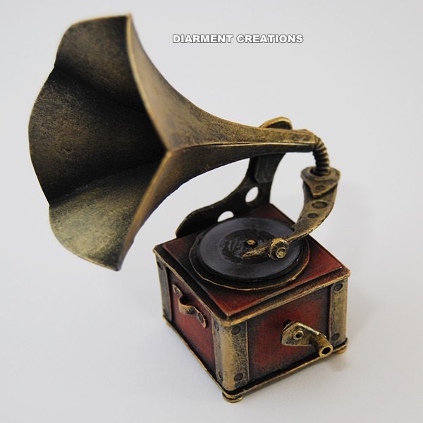 Gramophone Jeweler