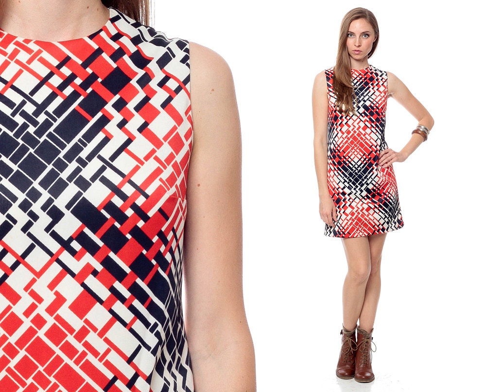 Space Age Dress 60s Mod Mini RED WHITE BLUE A Line Shift Geometric Print 1960s Vintage 70s Sleeveless Op Art Checkered MiniDress Small