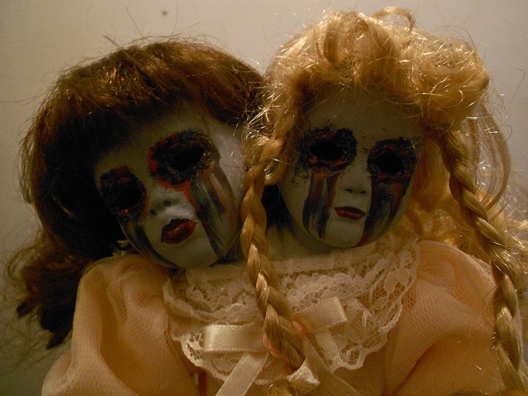Betty & Bedelia Sideshow Attraction doll