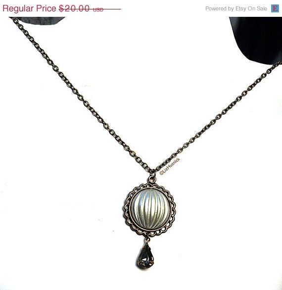 Holiday SALE Faux Pearl Pendant Necklace. Vintage Style Wedding Jewelry. Filigree Necklace. Vintage Style Wedding Jewelry