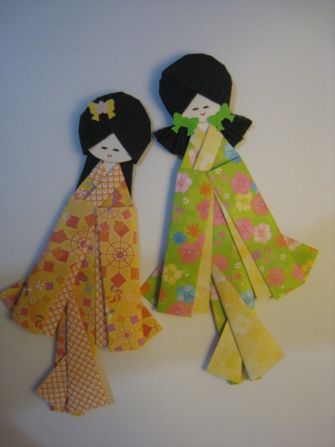 Japanese Kimono Dolls.. Set of 2.. yellow and green - Everyday gift for her - Kawaii cute unique origami paper folding craft