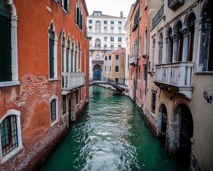 Venice canal photo, Italy scenic san marco rialto gondola wall art - Heavenly Balconies - ven0051