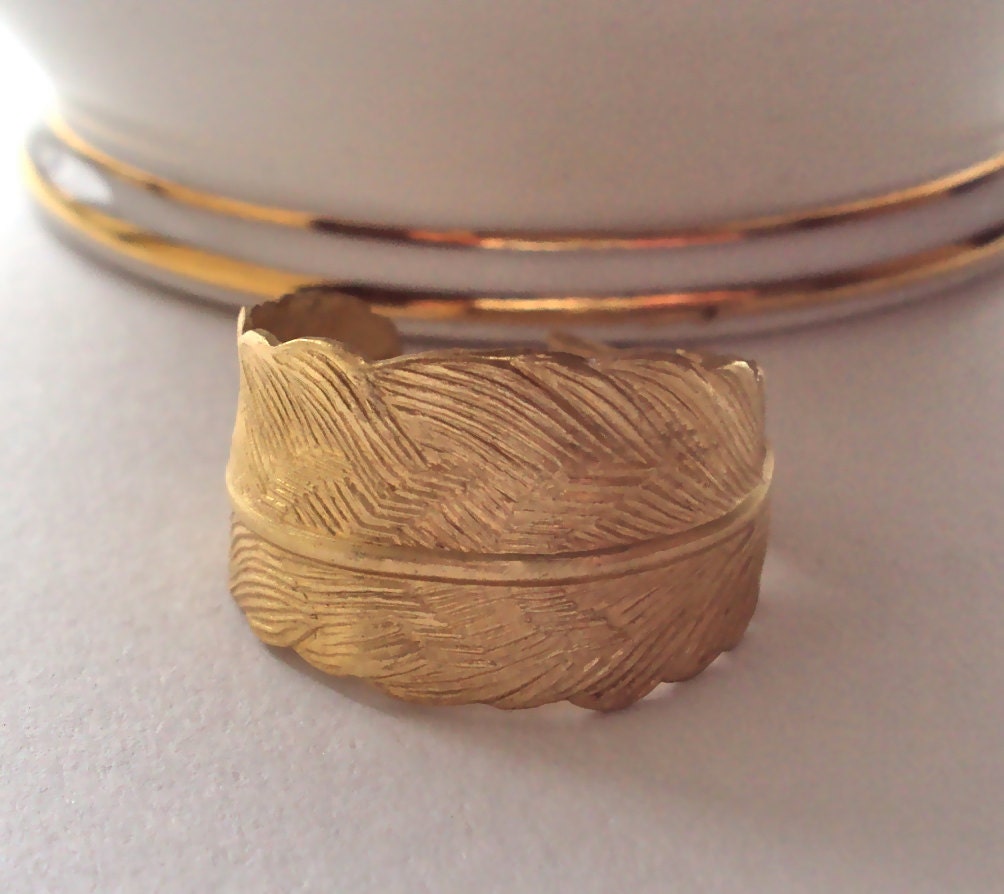 Gold Feather ring - adjustable band