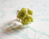 Spring Green Posie Ring
