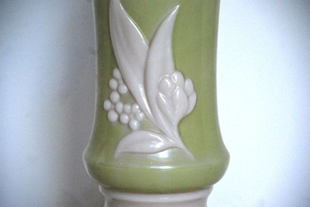 Vintage Aladdin Alacite Lily of the Valley Lamp