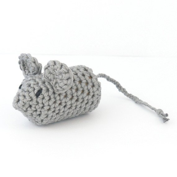 grey mouse cat toy - cork and crochet - amigurumi